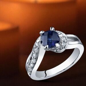 925 Silver ring with diamond accents